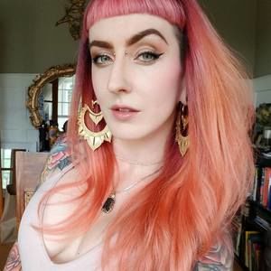 Meet your Posher, Lilly